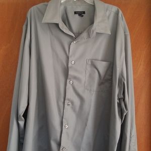 Van Heusen long sleeve button down shirt